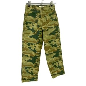 We The Free Remy FP Straight Leg Cropped Jean Pants Camouflage Cargo Size 25
